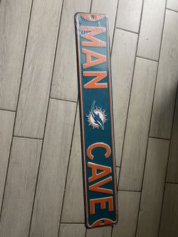 Miami Dolphins Sign 