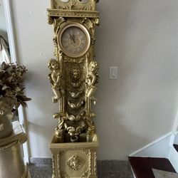 Very  Beautiful O’clock  with the fountain