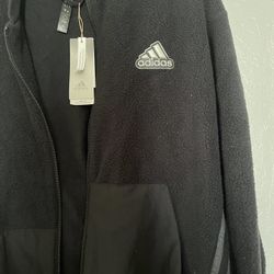 Sudadera Adidas Nueva Es Talla L Pero Está Amplia Puede Quedar También  XL 