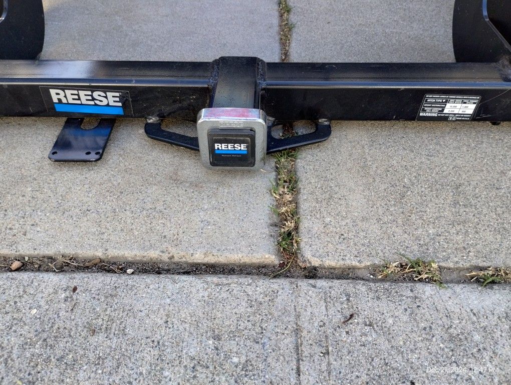 Ford Truck Hitch 06-08...... $75