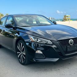 2022 Nissan Altima 2.5 SR 