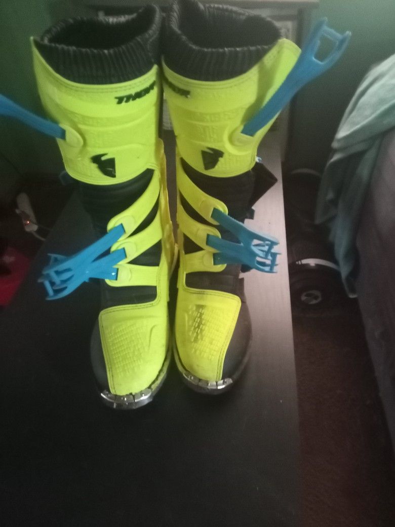 Thor Dirt Bike Boots 