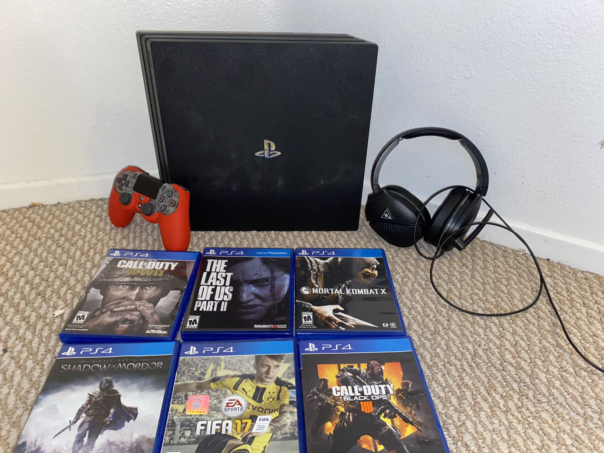 PS4 Pro 1TB, controller and headset