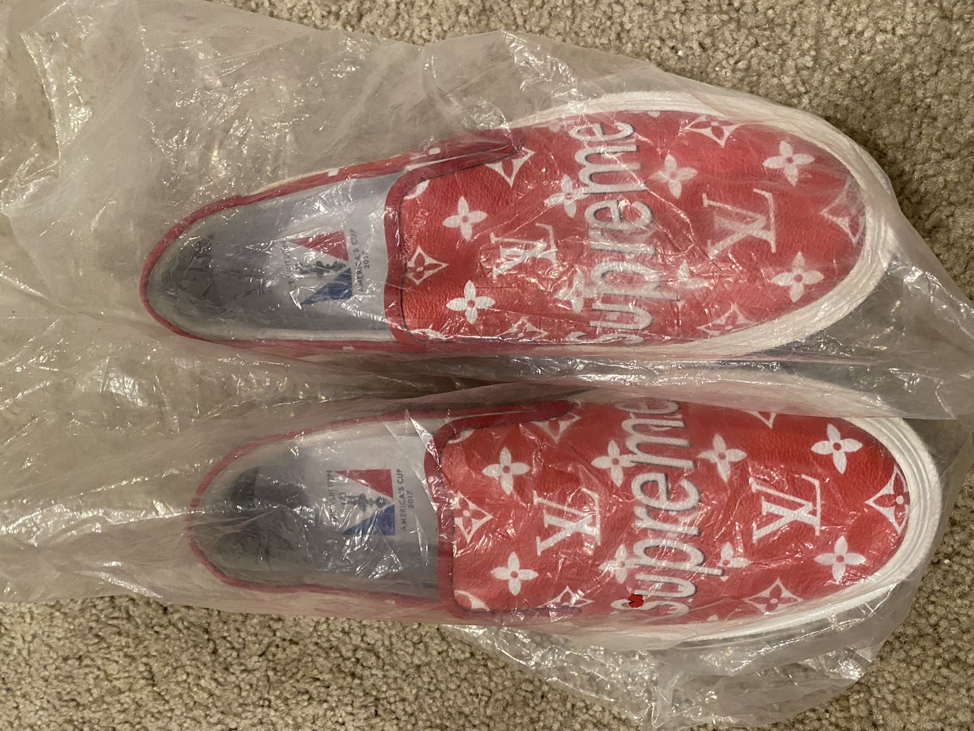 10.5 Slip On Supreme X Louis Vuitton Vans