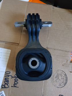 2006 - 2011 Honda Civic Lower Engine Mount