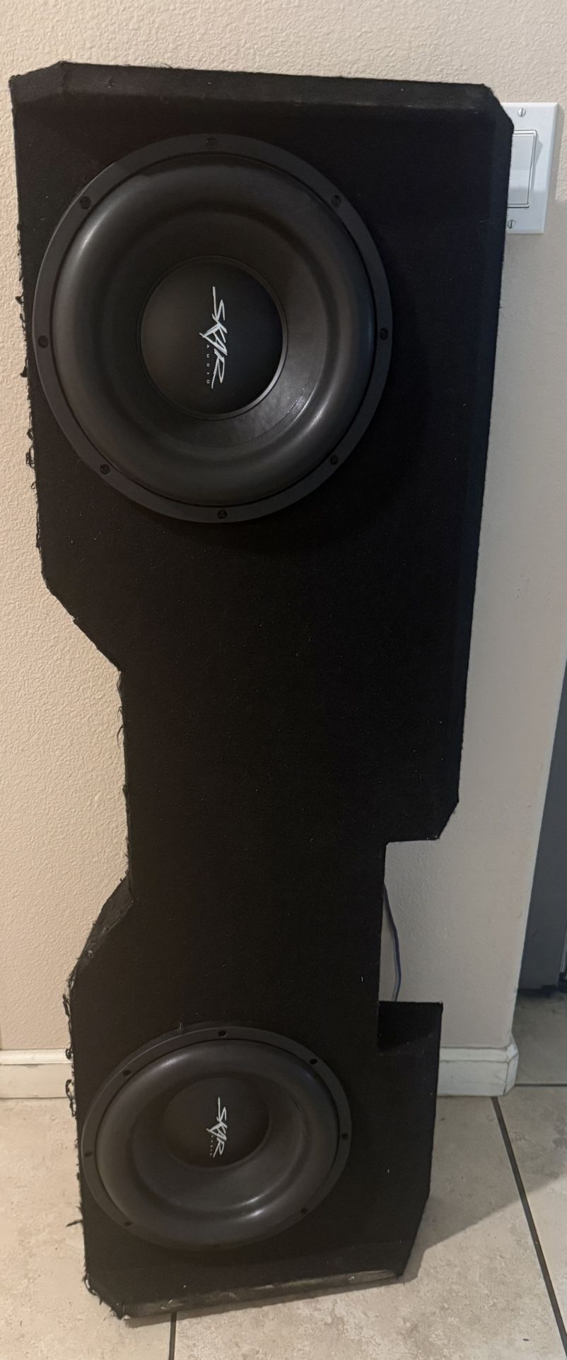 2 12’s Skar Audio Chevy Silverado