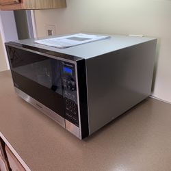 Panasonic-1.6 Cu.ft. 1250 WATT