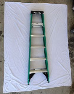 Werner 6 Ft Fiberglass Step Ladder – $25