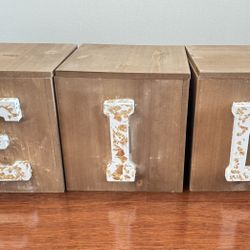 wood cubes storage 7×8×7.5 (cash & pick up only)