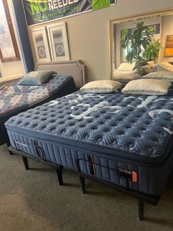 🔥Stearns & foster lux estate eurotop king $900🔥