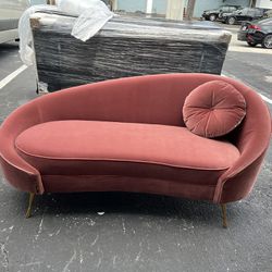 🔥Sale Curved Pink Velvet Sofa, Unique Design, Open Box 📦 