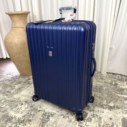 SwissGear Hardside Spinner Suitcase,  TSA Lock, Gunmetal Luggage