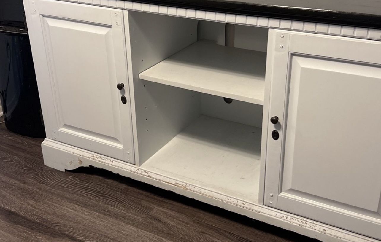 Wood Cabinet With Shelf’s