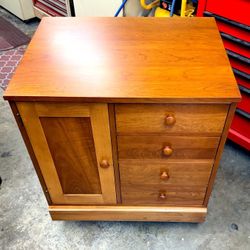 Ethan Allen Cherry 4 Drawer Chest-Excellent