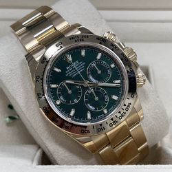 Rolex Daytona Green Dial 2021 brand New 