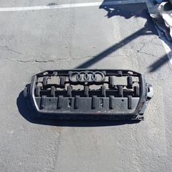2024-2025 Audi Q7 Front Grille W/emblem OEM 