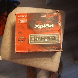 Sony AM / FM CASSETTE CAR STEREO 