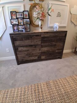 Rustic wooden 6 drawer dresser