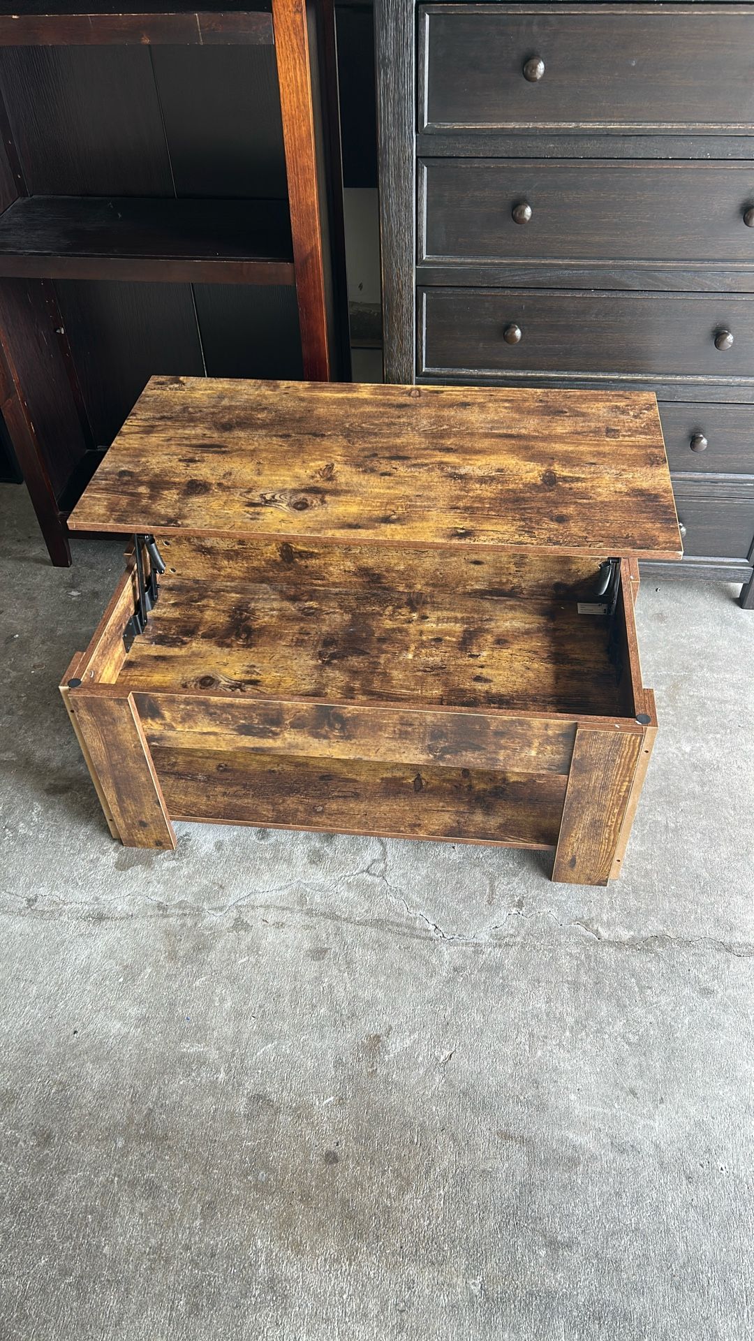 Coffee Table with extra compartment