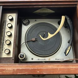 vintage record player 