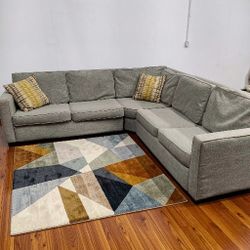 🚚 FREE DELIVERY - Cozy Gray Sectional Sofa