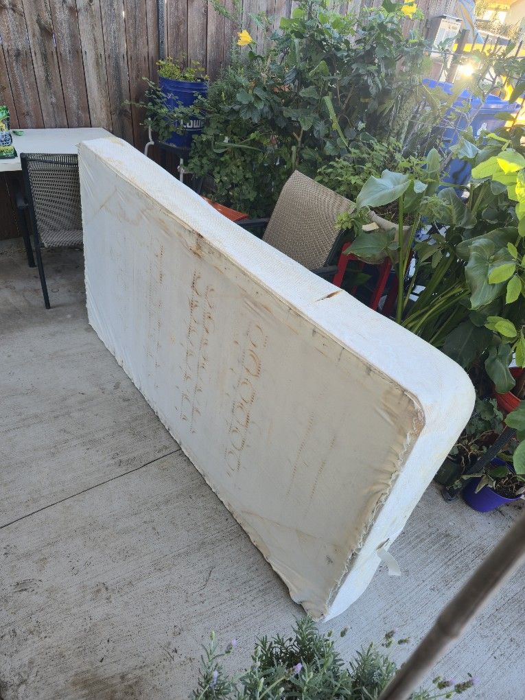 Twin Matress For Reconstruction 