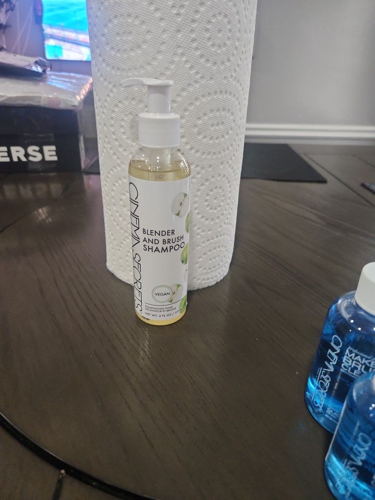 Cinema Secrets Blender And Brush Shampoo