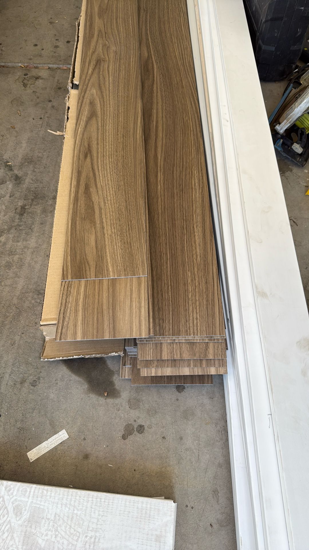 220 Sq Ft Glue Down Lvp