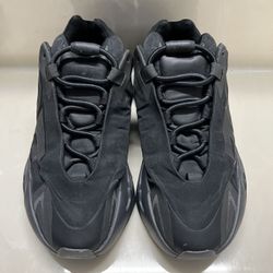 Yeezy Boost 700 MNVM Triple Black 