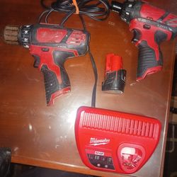 Drill Set, 1 Battery, And Charger