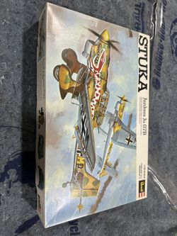 Vintage Stuka Junkers Ju 87B Plastic Model Kit 1/32 Scale Revell H-298 Airplane