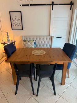 Dining Table & Chairs
