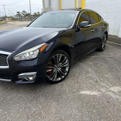 2016 Infiniti Q70 AWD