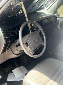 Dodge caravan cargo
