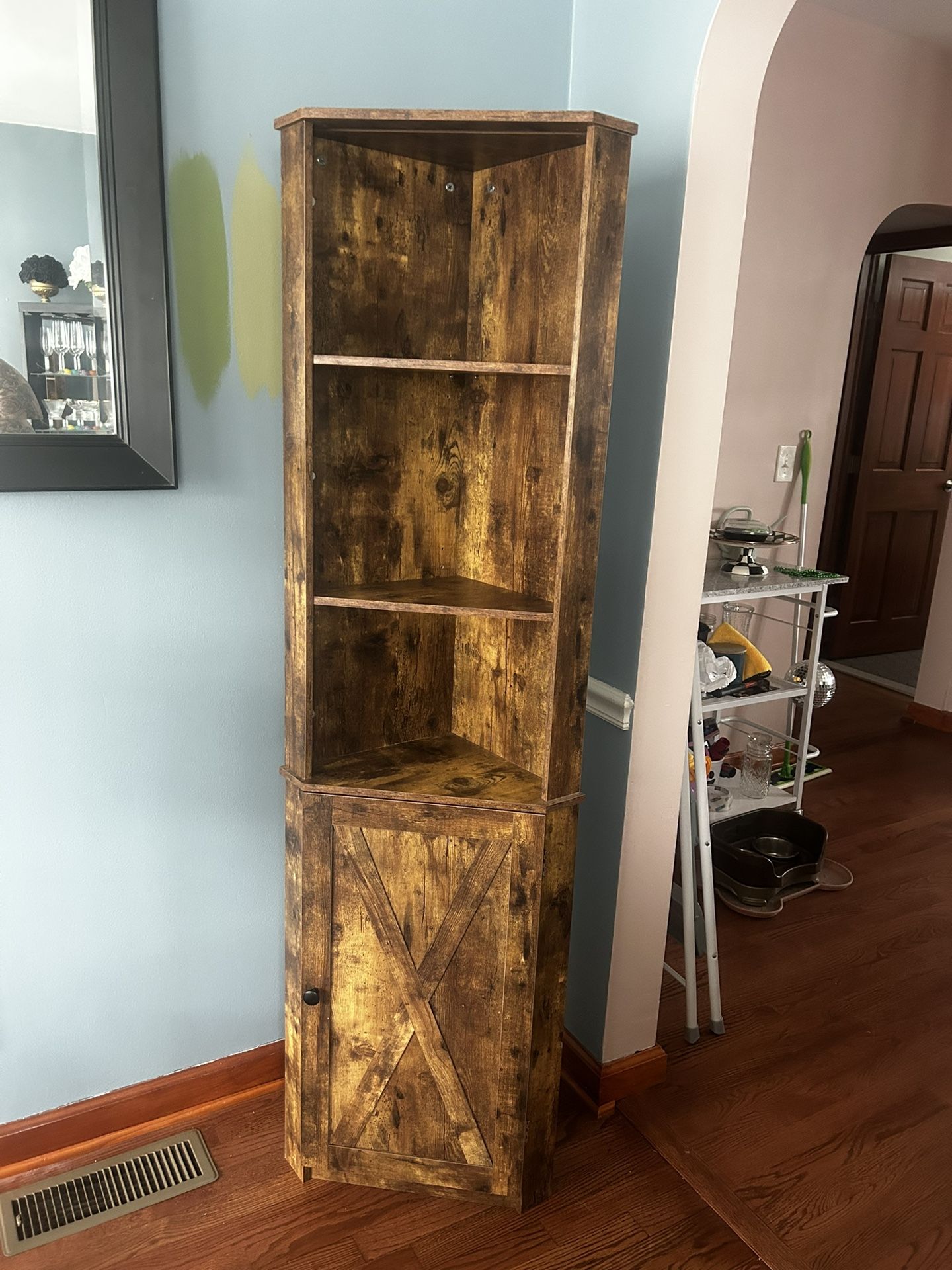 Corner Shelf With Cabinet
