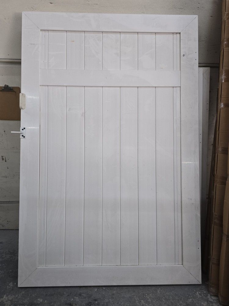5x8 White Vinyl Welded Gate