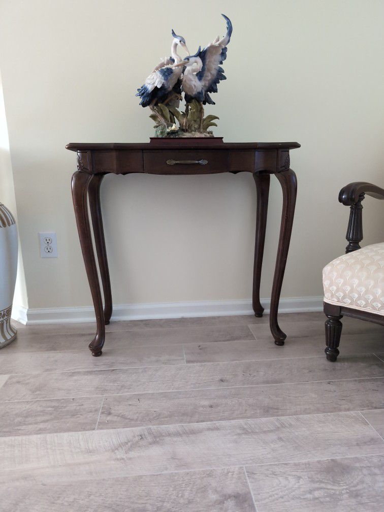 Queen Anne Design Console Table With Drawer