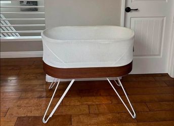 Happiest baby snoo bassinet