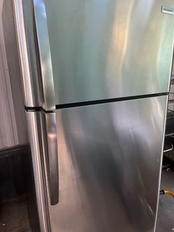 Frigidaire Stainless Steel Top-Freezer Refrigerator