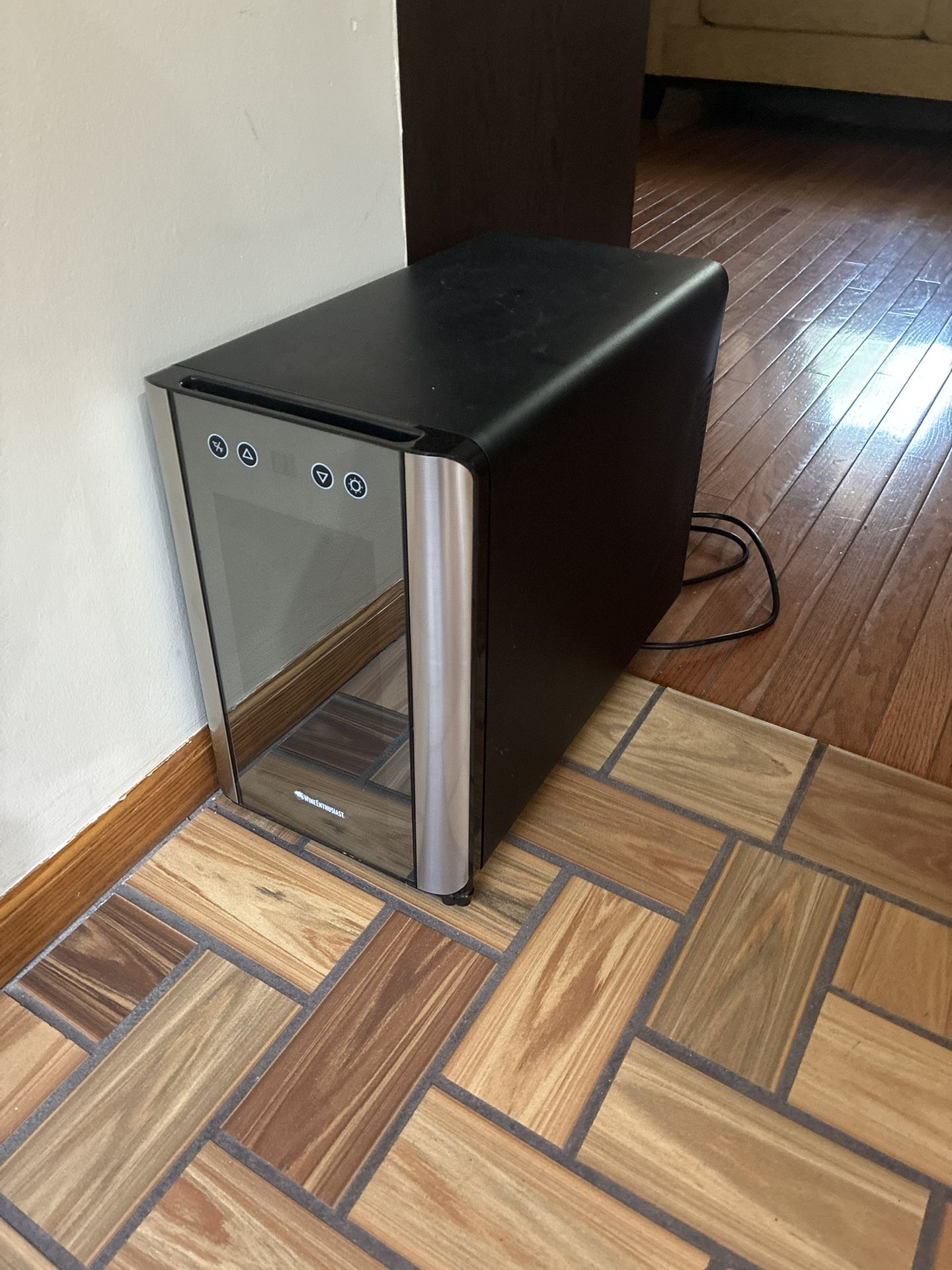 6 Bottle Wine Fridge