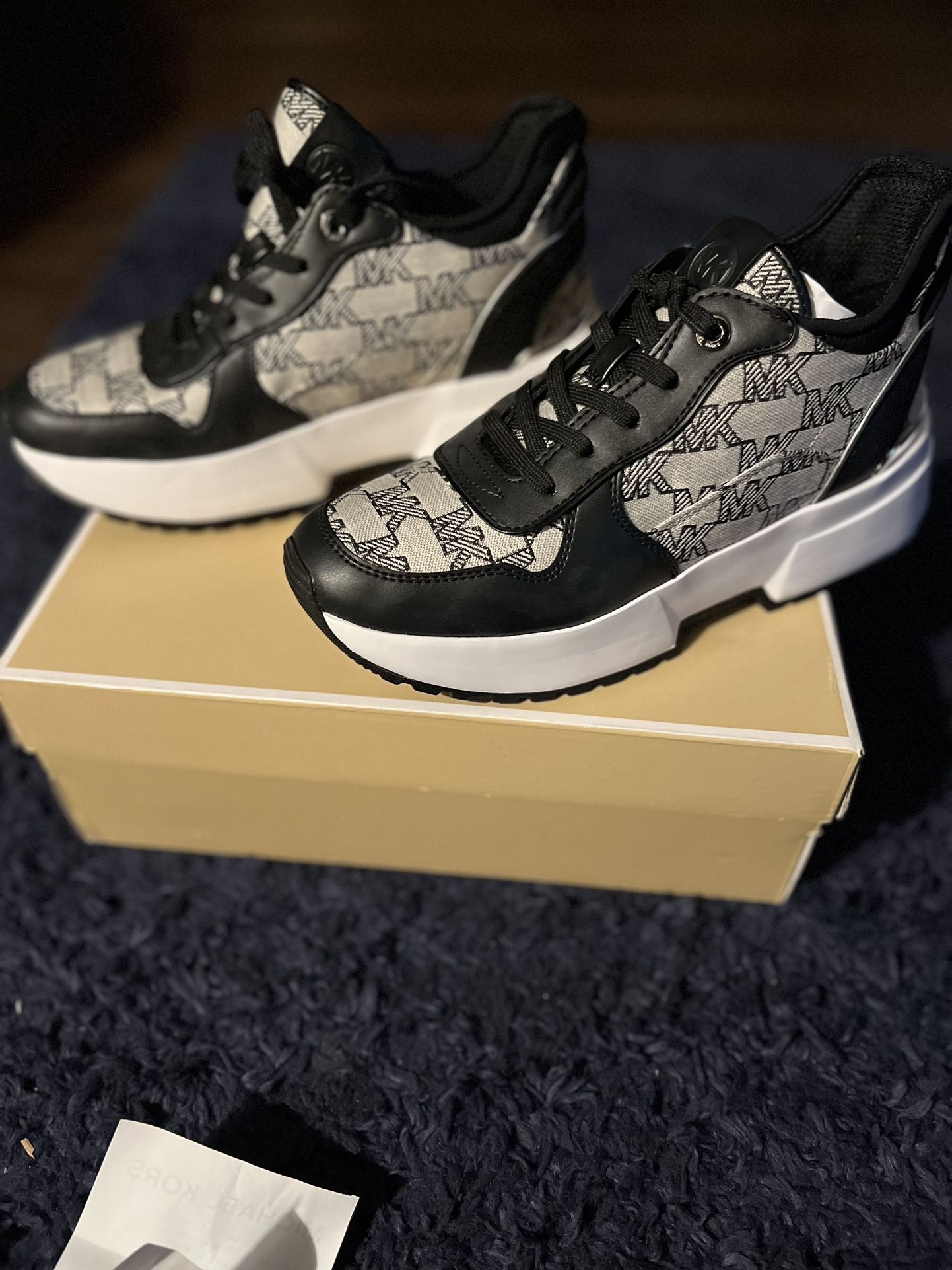 Michael Kors Shoes Size 7