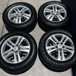 Set of Honda 17in wheels 5x114.3 (5x4.5) Tires 225/65r17 Fit Crv crosstour element Acura rdx odyssey