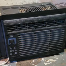Arctic King Window Air Conditioner w/ Remote 