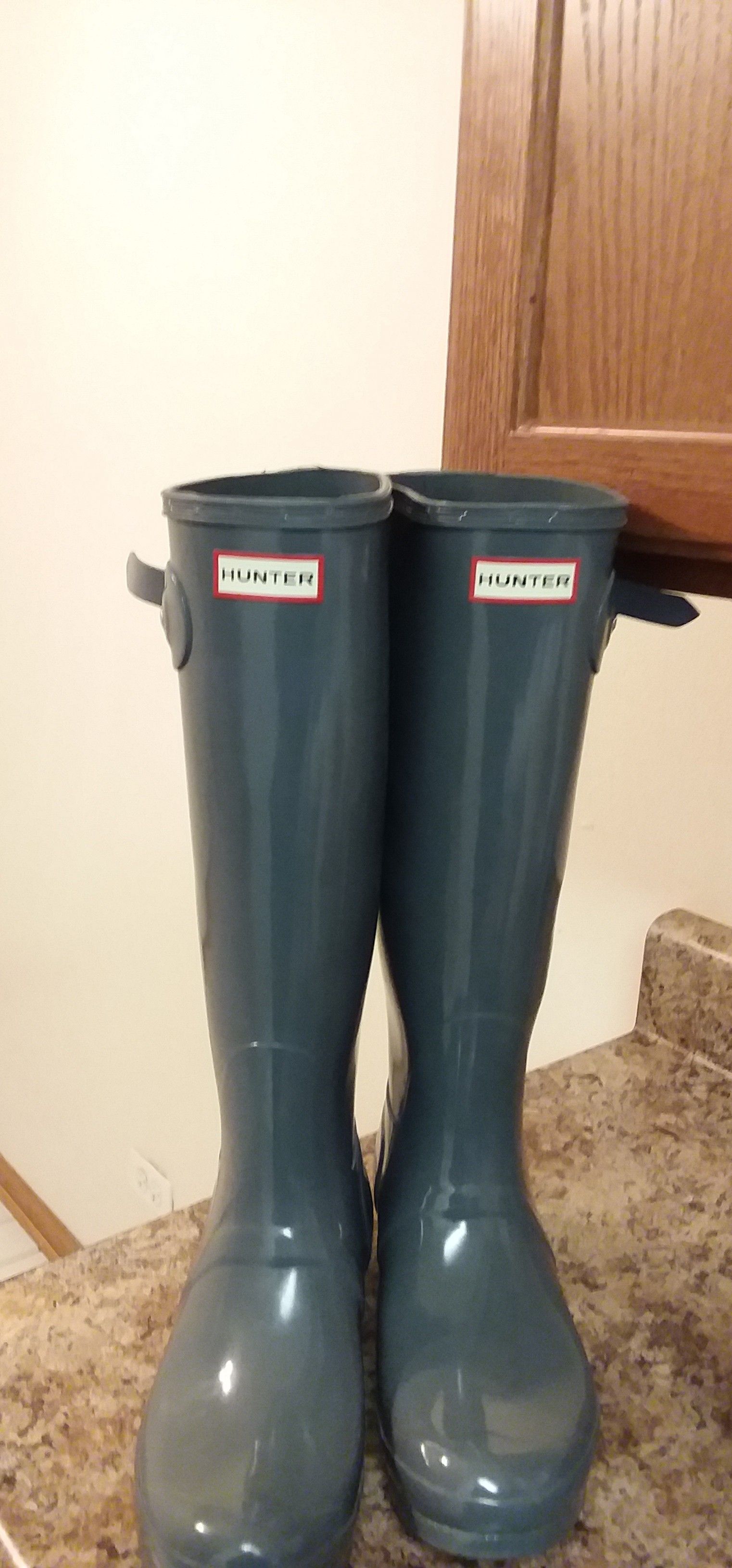 Brand Name: Hunter Rain Boots. NOT SHINY