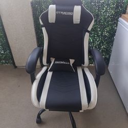 Gaming chair