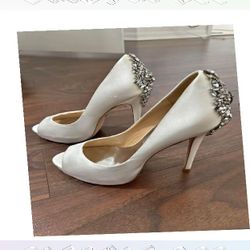 Event Fashion Shine with Sophisticated and Modern Styles hear education