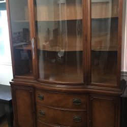Mahogany Duncan Phyfe China Cabinet