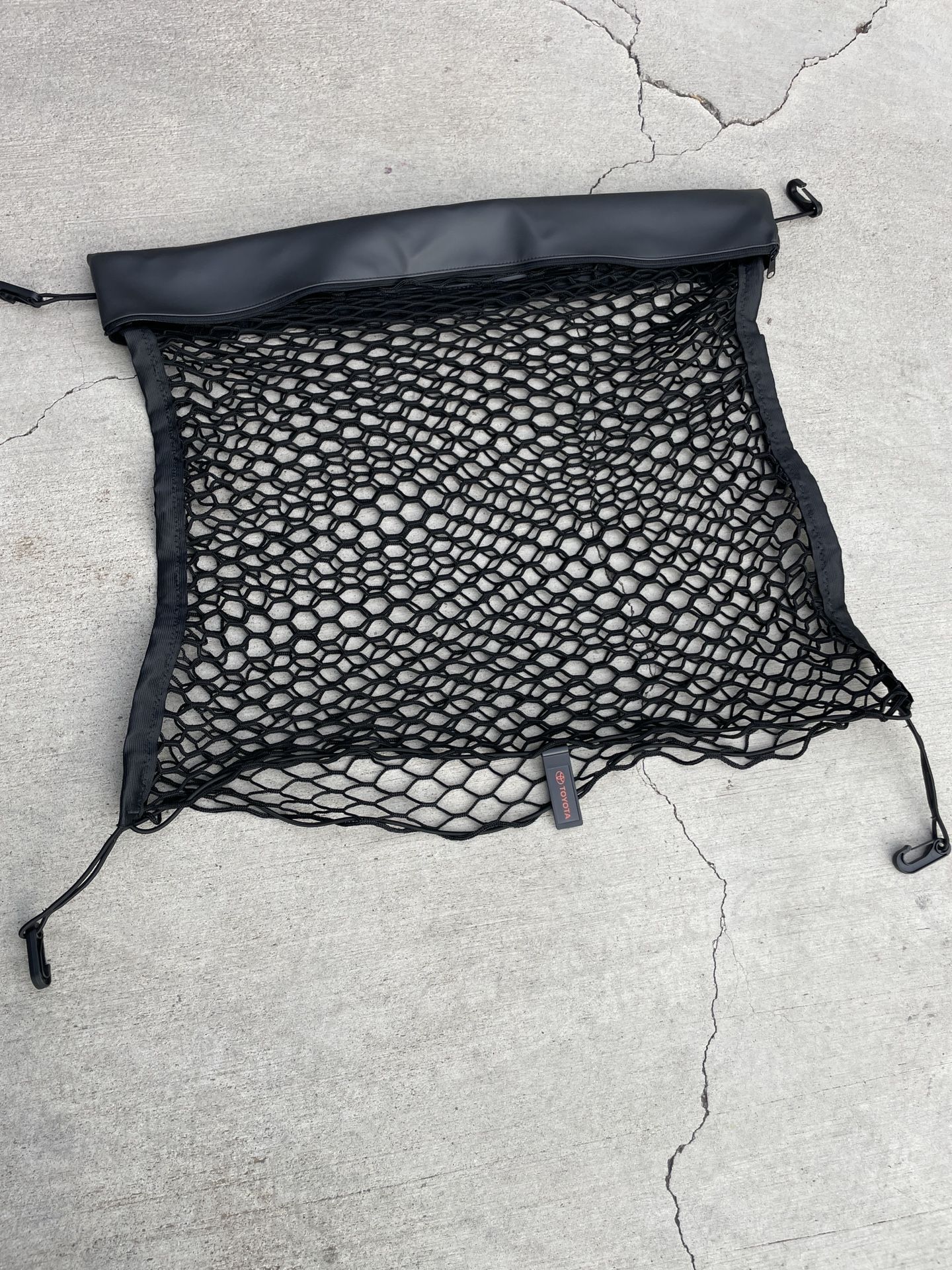 Toyota Cargo Net- Spider
