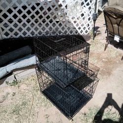 Small and medium pet kennels in good condition with bottom tray