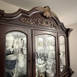 China cabinet 